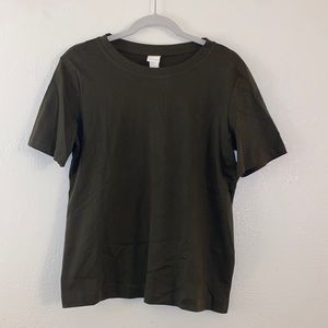 dark green t shirt